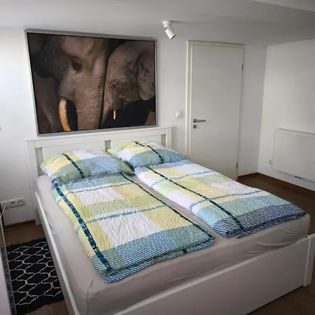 In Muelheim-kaerlich Apartment